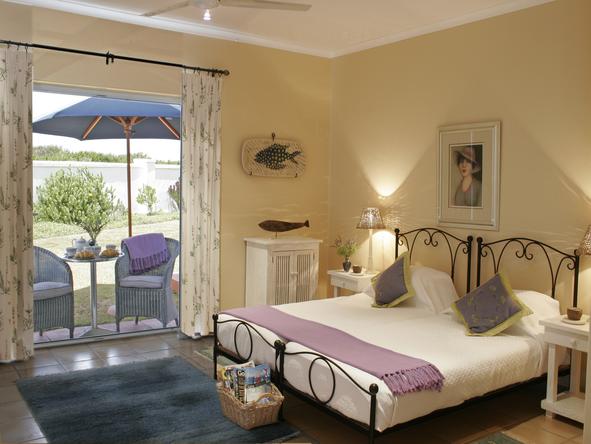 Abalone Guest Lodge - Bedroom